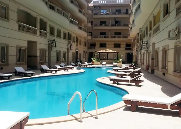 Apartmanhotel Nour Plaza النور بلازا 3*