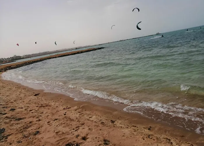 Nour Plaza النور بلازا 3*